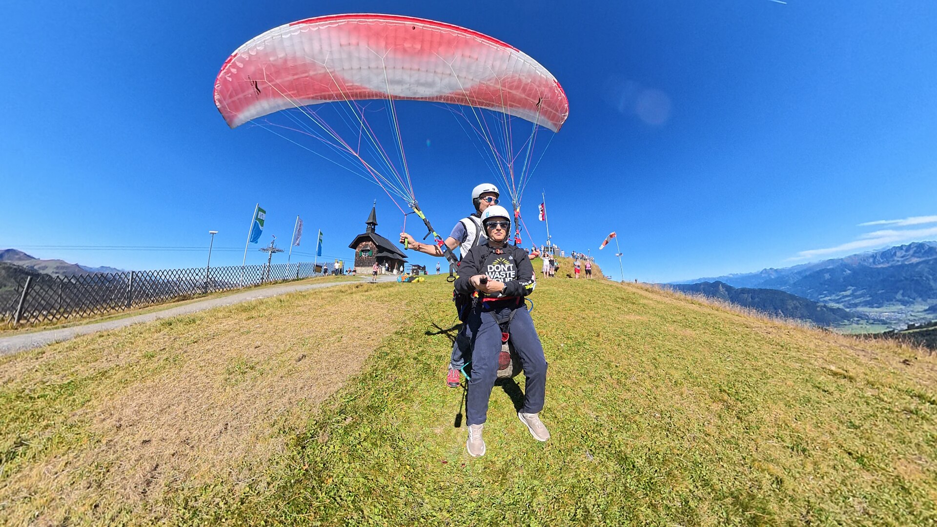 Parapente au-dessus du canyon